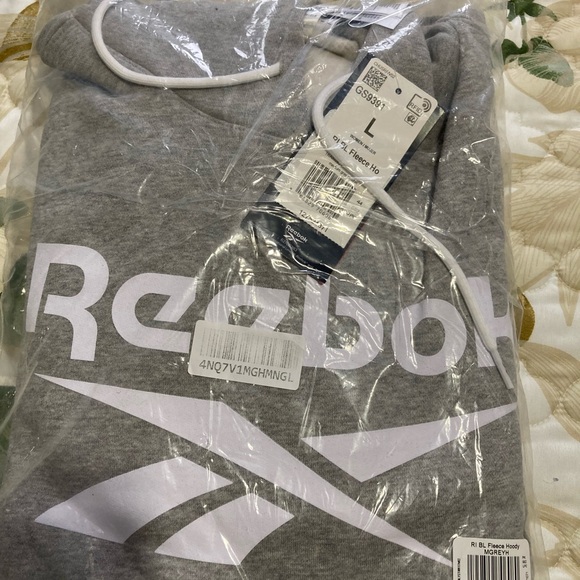 NWTS Rebook Sweatshirt Ladies - Picture 4 of 9